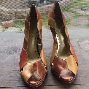 Orange 🍊 heels BCBGirls